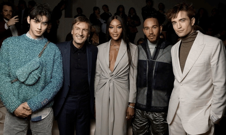 Cha Eun Woo de ASTRO interactúa con Naomi Campbell y Robert Pattinson en desfile de Dior