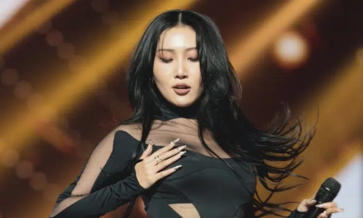 Hwasa MAMAMOO